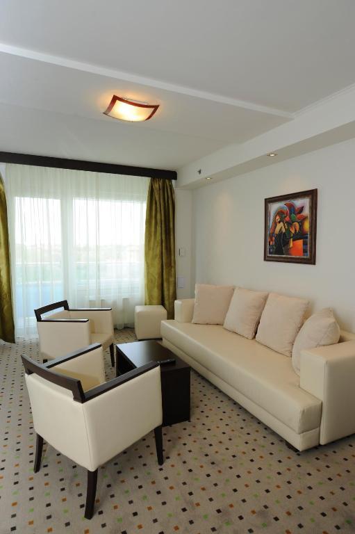 Hunguest Hotel Gyula Rum bild