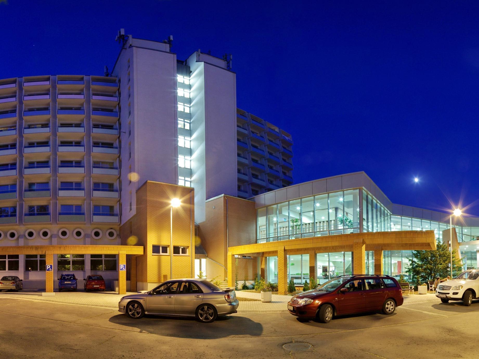 Hunguest Hotel Gyula Exteriör bild